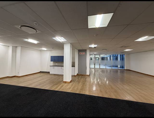 589M² OFFICE TO LET IN PARKTOWN